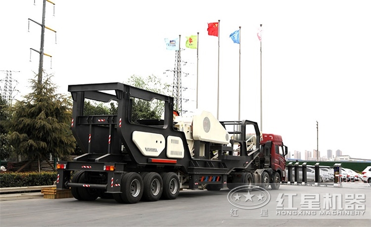 顎式移動碎石機發貨現場