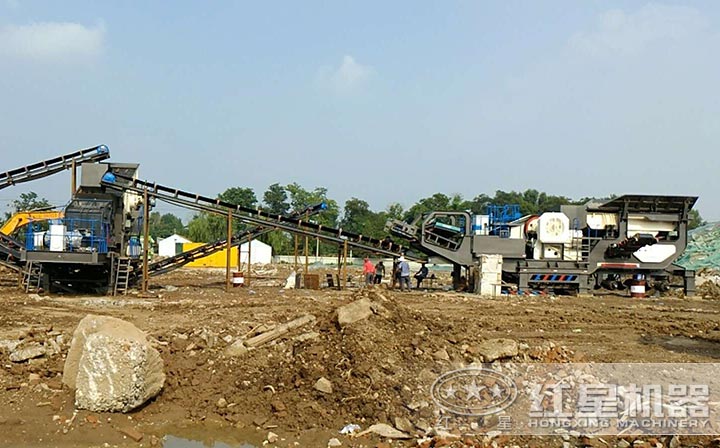 輪胎式建筑廢料粉碎機作業現場